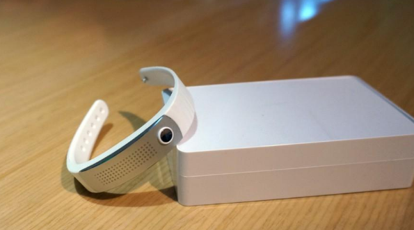 智能手环办理FCC认证要哪些资料?-贝斯通检测认证机构中心